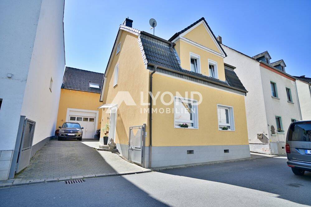 Einfamilienhaus mit Ausbaupotenzial, Möglichkeiten für ein Gewerbe & Wellnessgarten in Koblenz – Mosellage, 56073 Koblenz