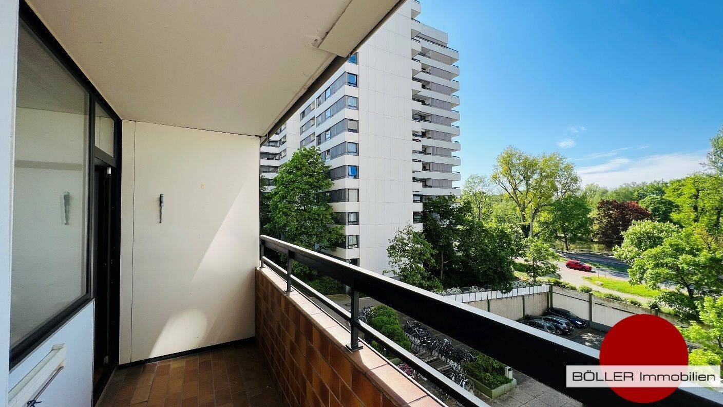 Stadt! Land! Fluss! Schöne 2-Zi. Wohnung mit Balkon und Einbauküche am Wöhrder See., 90402 Nürnberg (Gleißbühl Lorenz Tafelhof Tullnau Wöhrd)