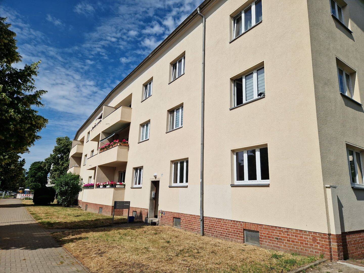 Heiße TAGE – Cooler DEAL: Leben im grünen Stadtteil Cracau und jetzt zwei Kaltmieten sparen*