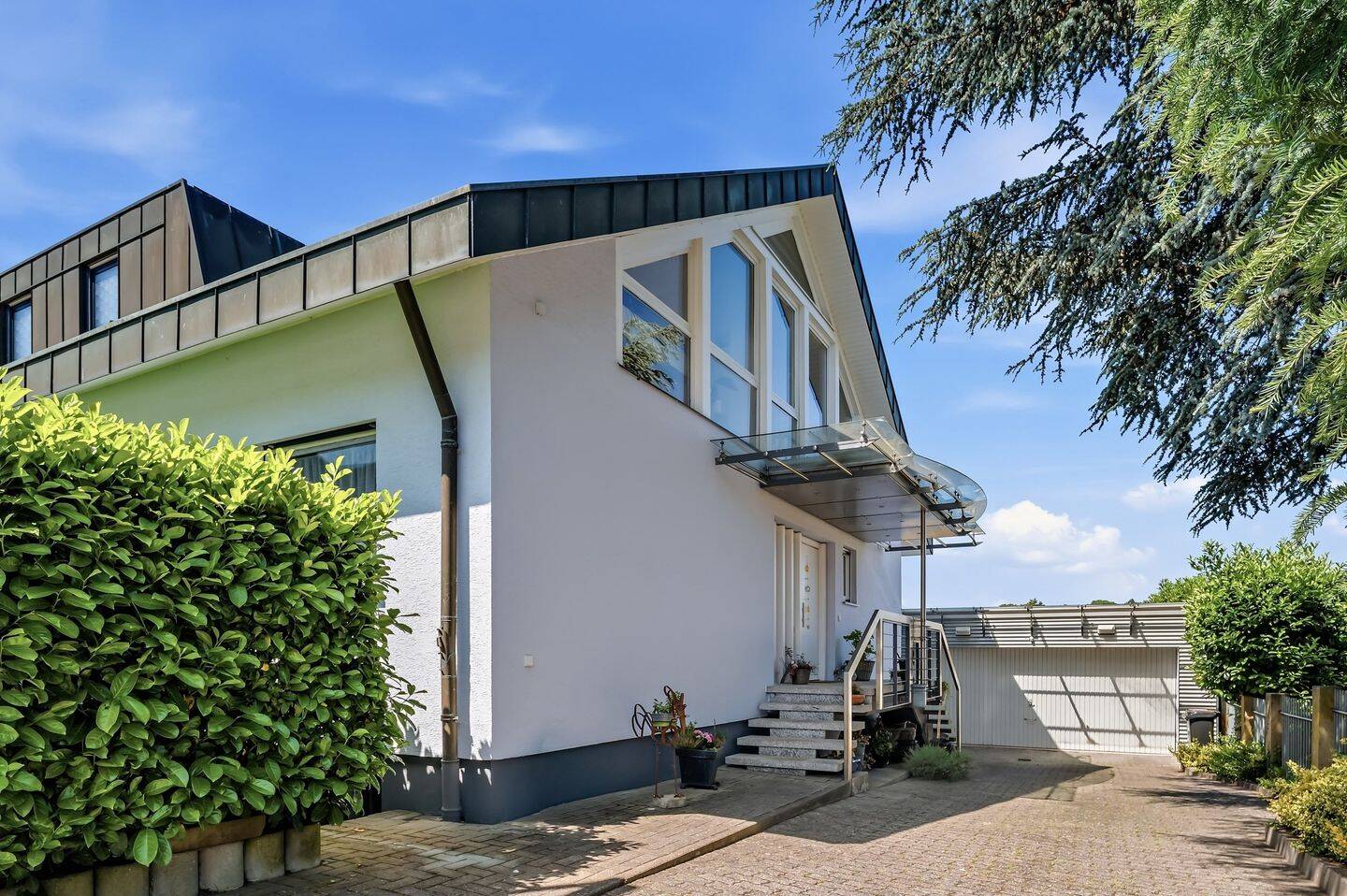 Vielseitiges Wohndomizil mit Einliegerwohnung und parkähnlichem Garten, 75045 Walzbachtal