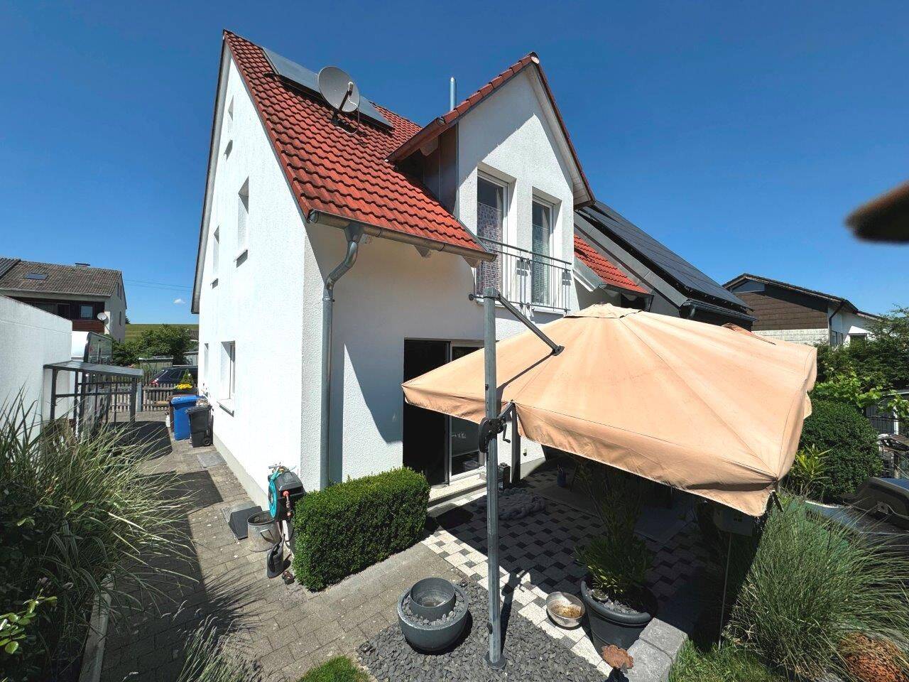 „Einziehen und wohnen“ Doppelhaushälfte in Top-Lage in Dasing, 86453 Dasing