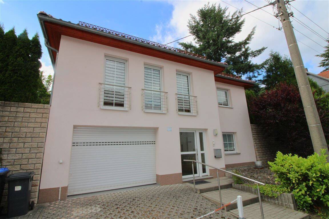 Modern wohnen mit Komfort – gepflegtes Einfamilienhaus mit Garage und Terrasse, 98527 Suhl (Suhl)