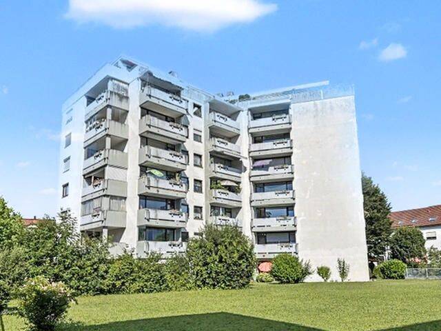 Modernisierte 2-Zimmer-Eigentumswohnung mit wunderbarem Weitblick in Rosenheim, 83026 Rosenheim (Aising Happing Pang Süd)