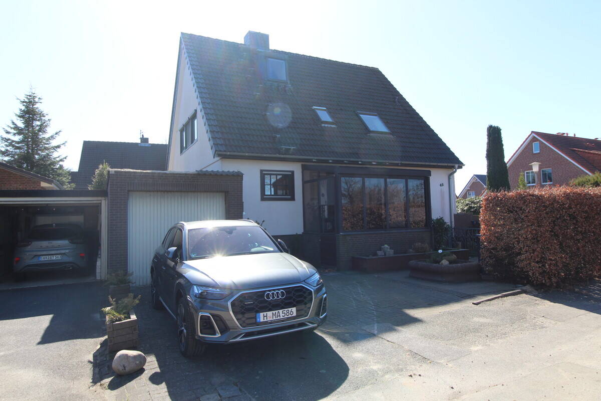 Individuelles, ruhiges und großzügiges Zweifamilienhaus, Wintergarten, Kamin, Vollkeller & Garage, 27474 Cuxhaven