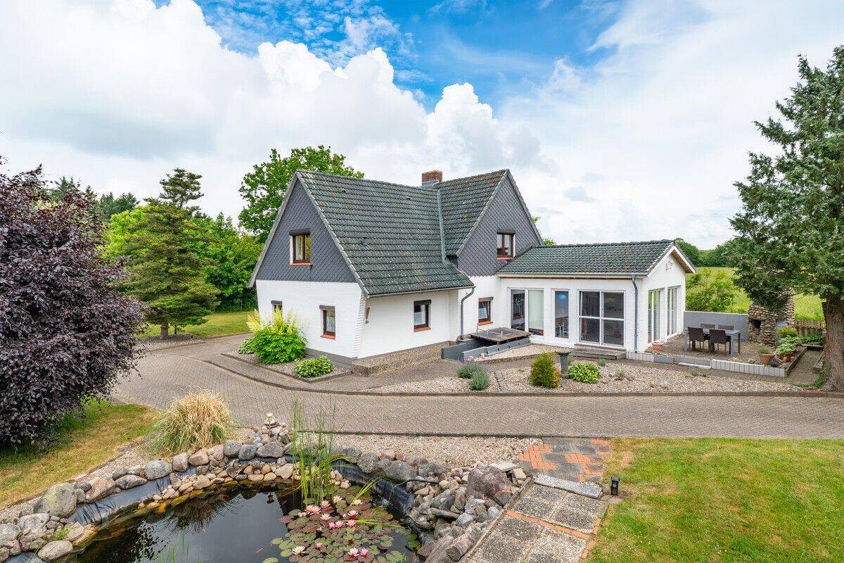 Großzügiges Einfamilienhaus in idyllischer Feldrandlage, 24872 Groß Rheide