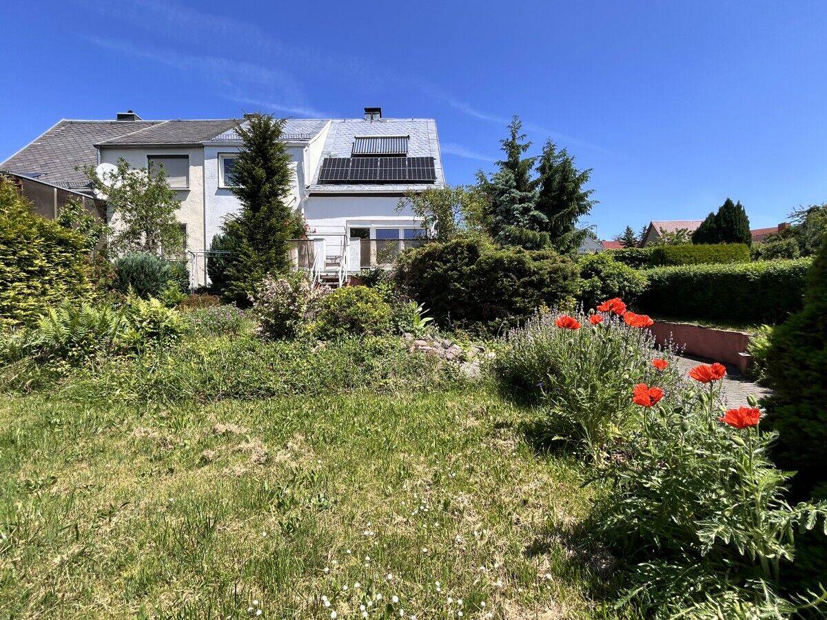 Doppelhaushälfte mit Potential in ruhiger Lage in Glauchau, 8371 Glauchau