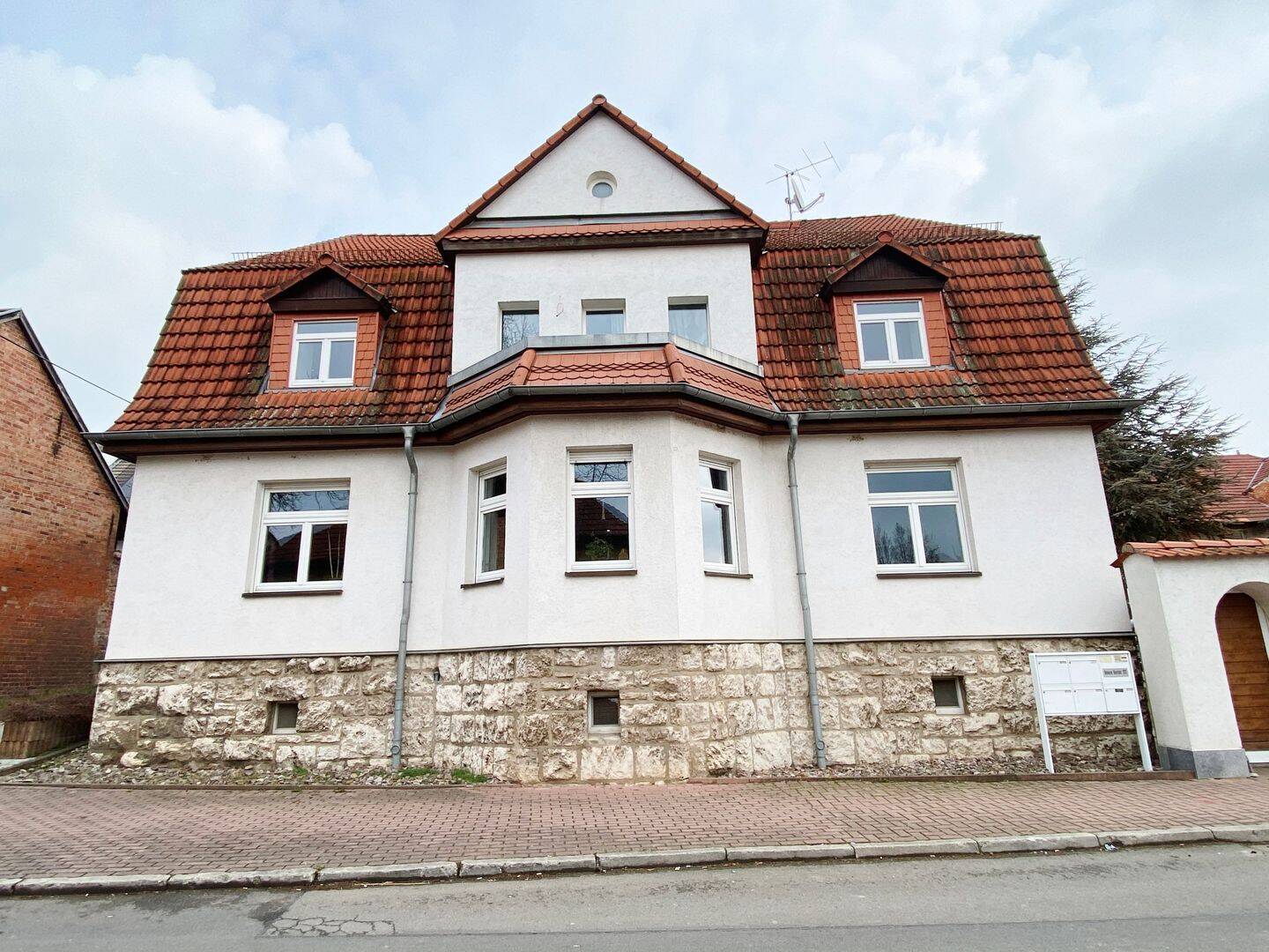 Gemütliche 3-Raum-Wohnung im Dachgeschoss in ruhiger Lage in Riethnordhausen, 99195 Alperstedt