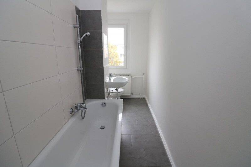 Wohnküche statt Kantine – große 3RW mit EBK!, 9599 Freiberg