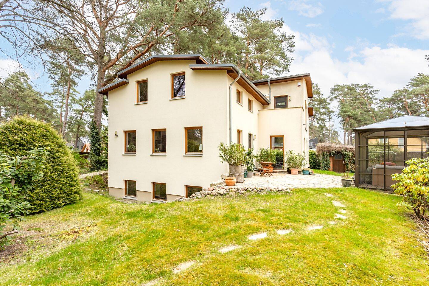 Architektonische Klasse in privilegierter Lage zwischen Wald und See, 14476 Potsdam