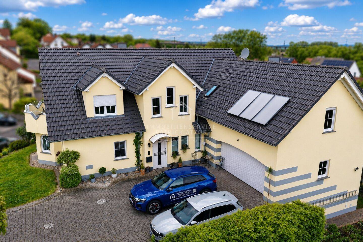 Umfangreich modernisiertes Zweifamilienhaus mit 3 nutzbaren Einheiten, Terrassen, Balkon und Garage, 36124 Eichenzell