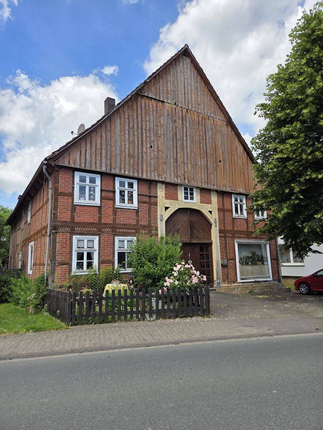 Haus mit Nebengebäuden und Stallungen !, 37671 Höxter