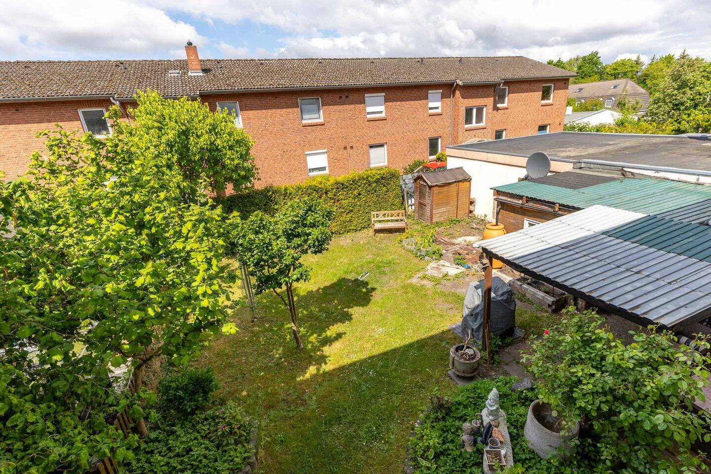Zentral gelegene 4-Zimmer-Wohnung mit Gartenanteil und Stellplätzen in Lüneburg, 21339 Lüneburg