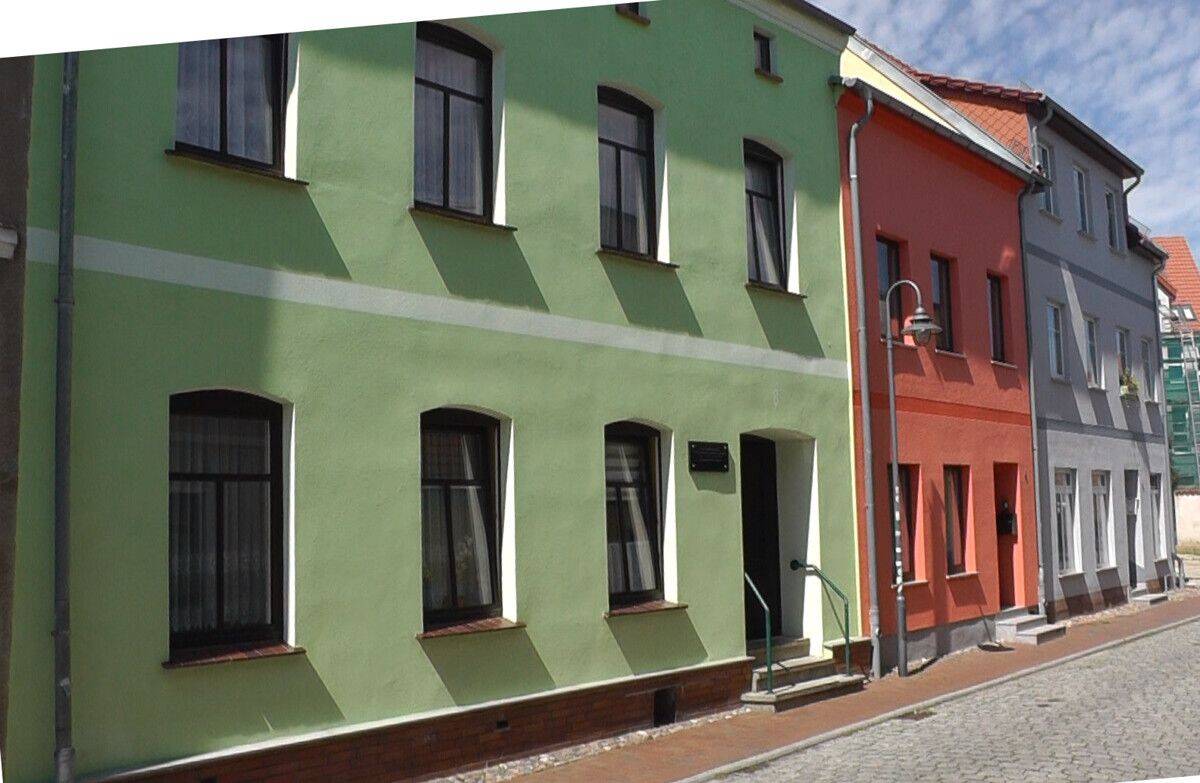 Wohnhaus mit 2 Wohnungen und interessanten Ausbaumöglichkeiten in der Altstadt von Schwaan, 18258 Benitz