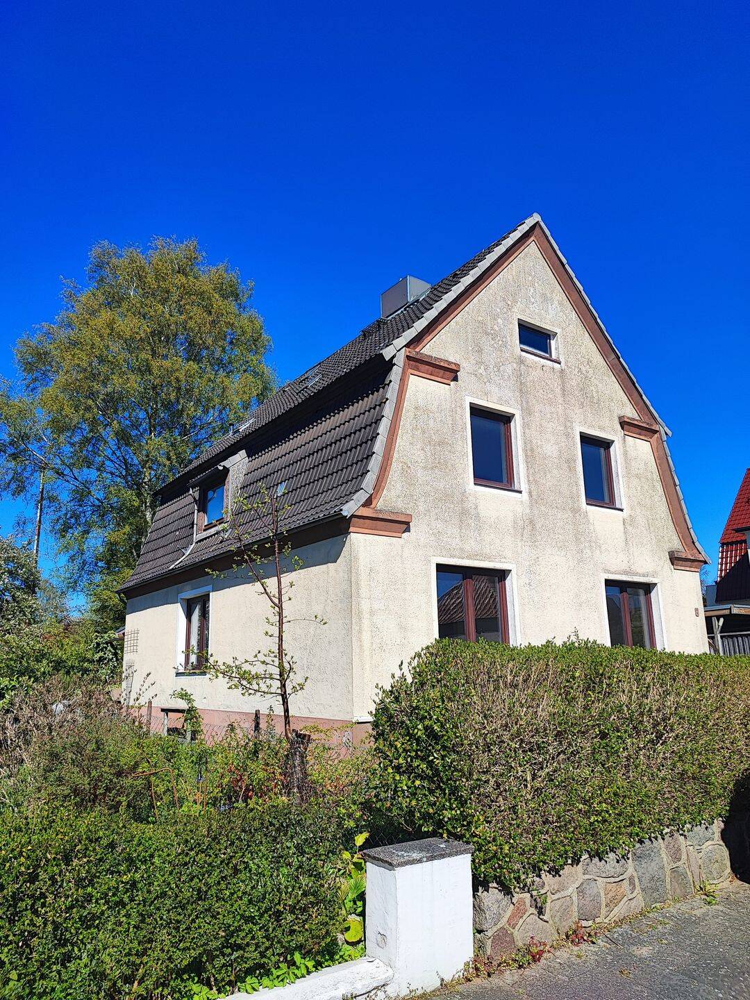 Stadtvilla aus den 1920er Jahren in Kiel-Holtenau, 24159 Kiel (Friedrichsort Holtenau Pries Schilksee Wik)