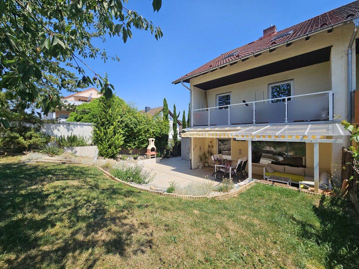 Ein Zuhause zum Ankommen – charmantes Wohnen in ruhiger Lage mit sonnigem Garten, 61137 Schöneck