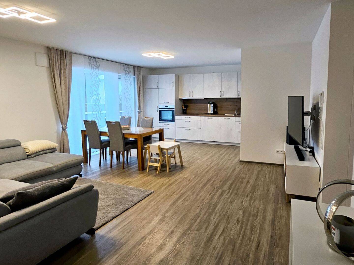 Gemütliche 4-Zimmer-Wohnung im Erdgeschoss – mit Balkon und Garten in Sulzbach-Rosenberg, 92237 Sulzbach-Rosenberg