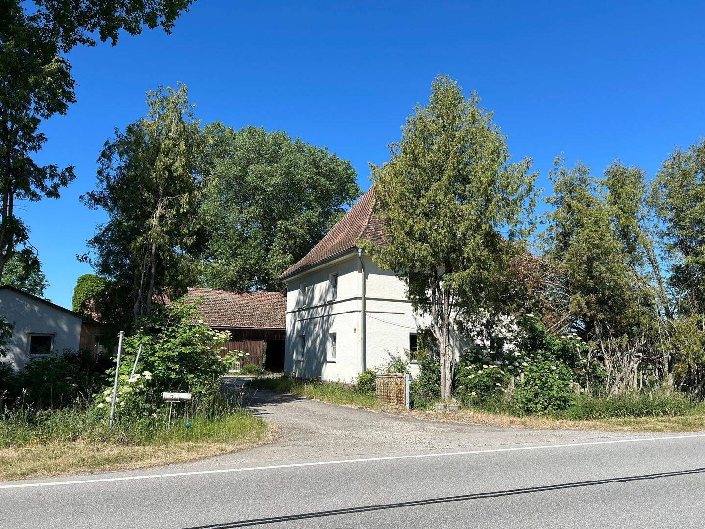 Gelegenheit! Idyll. Vierseithof, fast-Alleinlage, renovierungsbedürftig- bei Wallersdorf, 94522 Wallersdorf