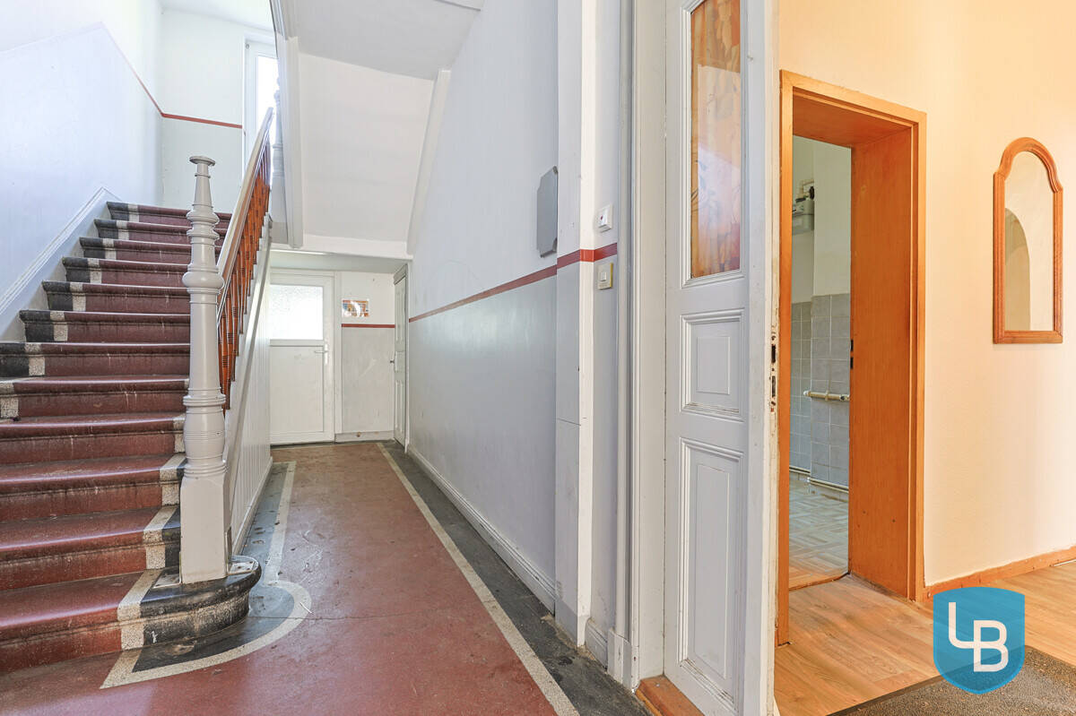 Freie Altbauwohnung im Herzen von Gaarden sucht neue Eigentümer!, 24143 Kiel (Gaarden-Ost Gaarden-Süd)