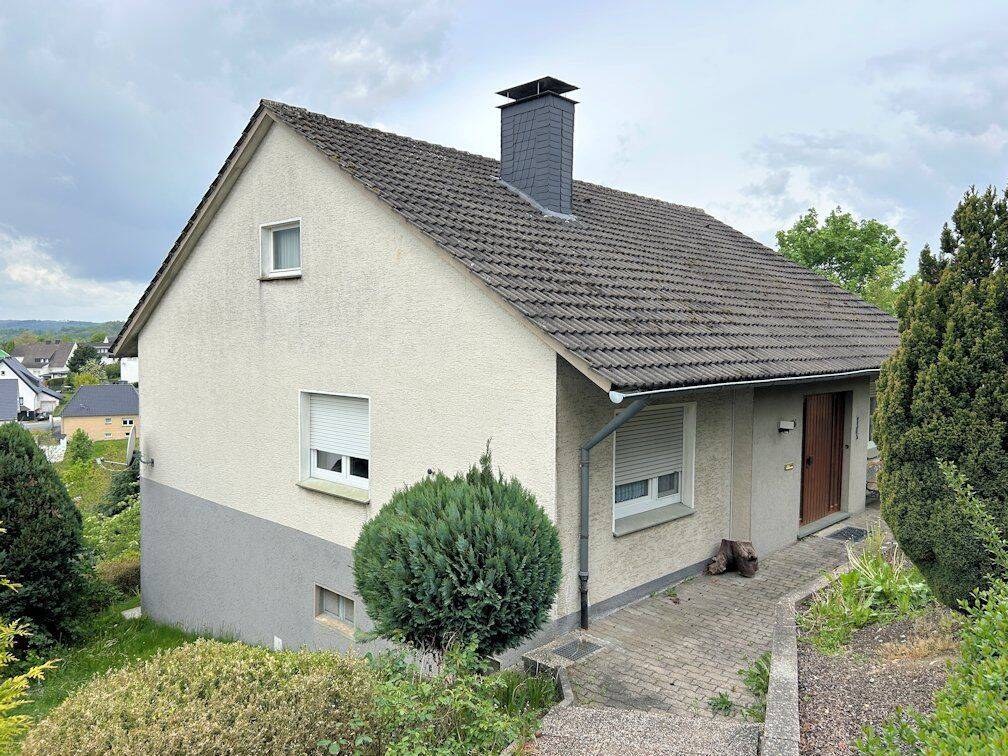 Hier beginnt Ihr Wohnprojekt! Einfamilienhaus mit Garage in Warstein-Mülheim!, 59581 Warstein