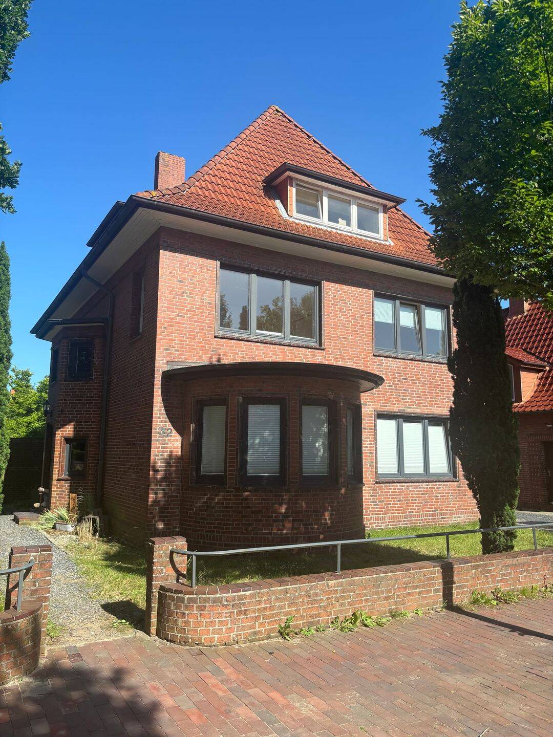 Geräumige 4-Zimmer-Wohnung mit Balkon in Heide – Perfekte Lage für Familien, 25746 Heide