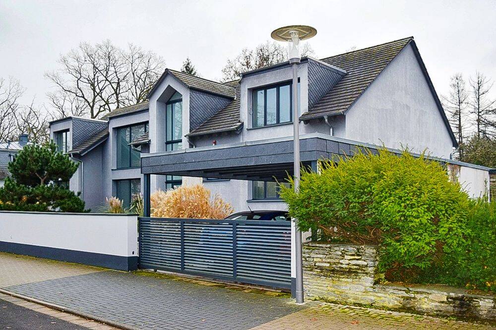 Zwangsversteigerung Villa mit Einliegerwohnung, Schwimmbad und Wald – keine Käuferprovision!, 63454 Hanau