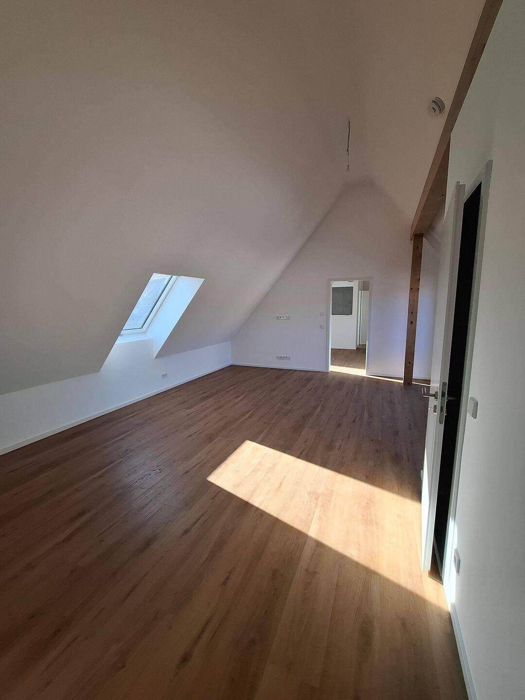 Stilvolle 2-Zimmer-DG-Wohnung mit Loftfeeling im historischen „Alten Rössle“, 75447 Sternenfels