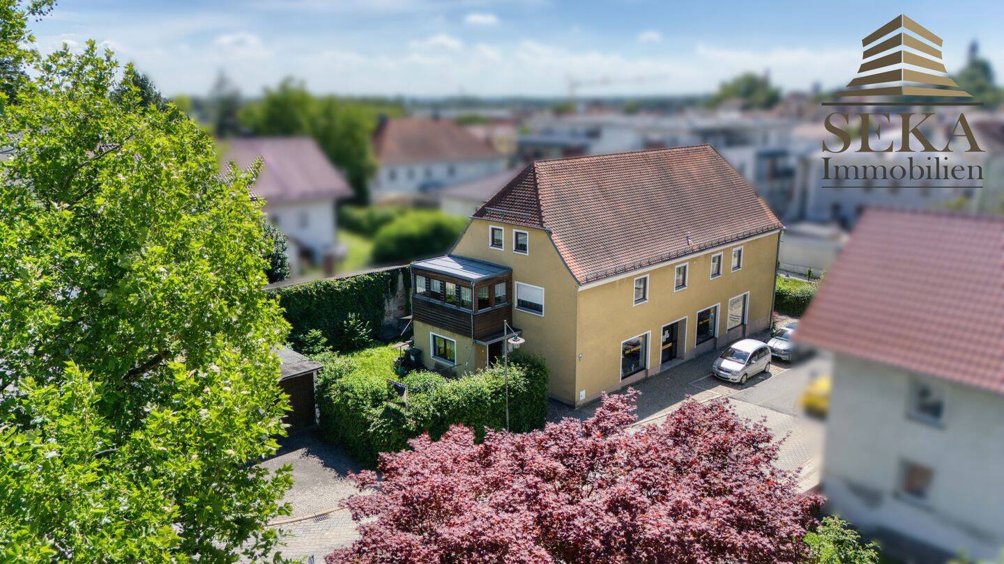 Zentrale Lage nahe dem Marktplatz: Wohn- und Geschäftshaus mit ca. 290 m² Wohn- und Gewerbefläche, 94491 Hengersberg