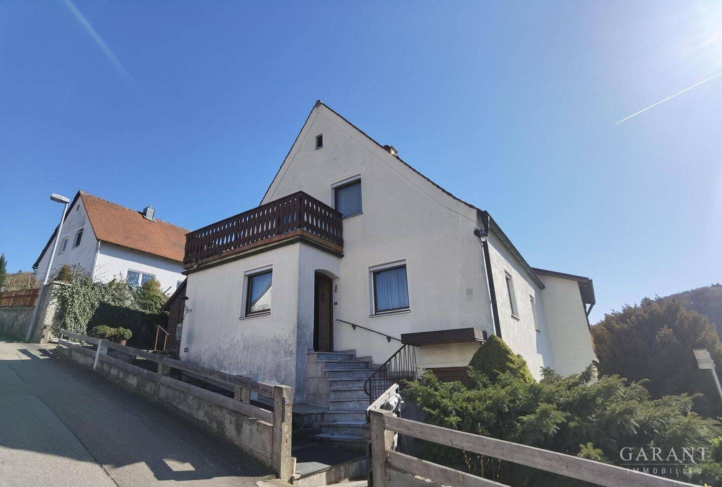~Ihr neues Zuhause mit Weitblick – EFH in Hanglage, perfekt für Familien und Kletterliebhaber~, 91809 Wellheim