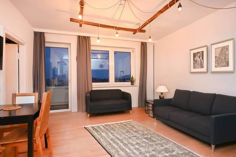 Charmante 2-Zimmer-Wohnung mit Weitblick über die Südstadt, 30159 Hannover