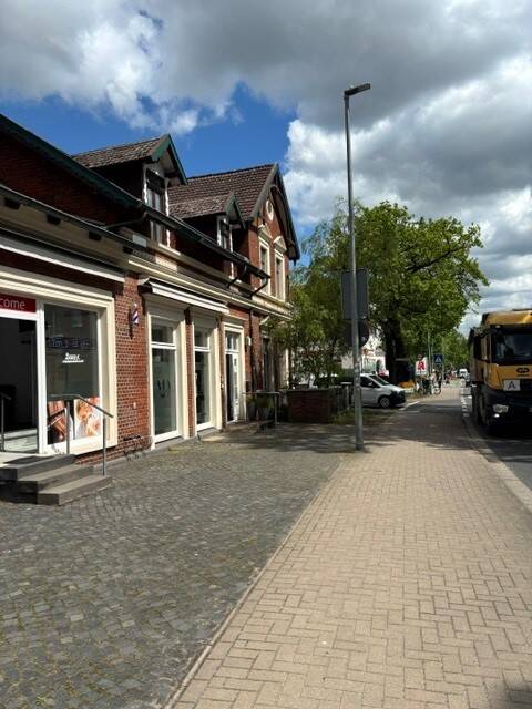 Zentral gelegene-wunderschöne-komplett sanierte 2 Zimmer Wohnung, 30900 Wedemark