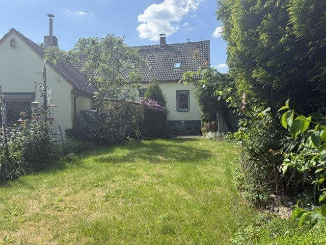 Handwerker aufgepasst! Einfamilienhaus mit zusätzlicher Nutzfläche, ca. 50 qm im Dachgeschoss!, 44628 Herne