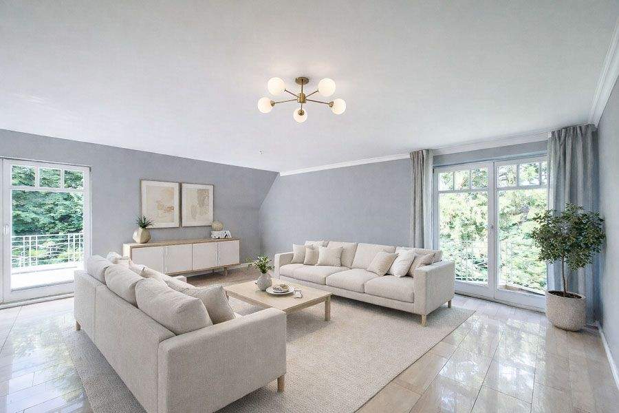 Imposante Maisonette-Wohnung mit Einfamilienhaus-Charakter, 4 Balkonen, Doppelcarport u. Sauna!, 23627 Groß Grönau (Klein Grönau)