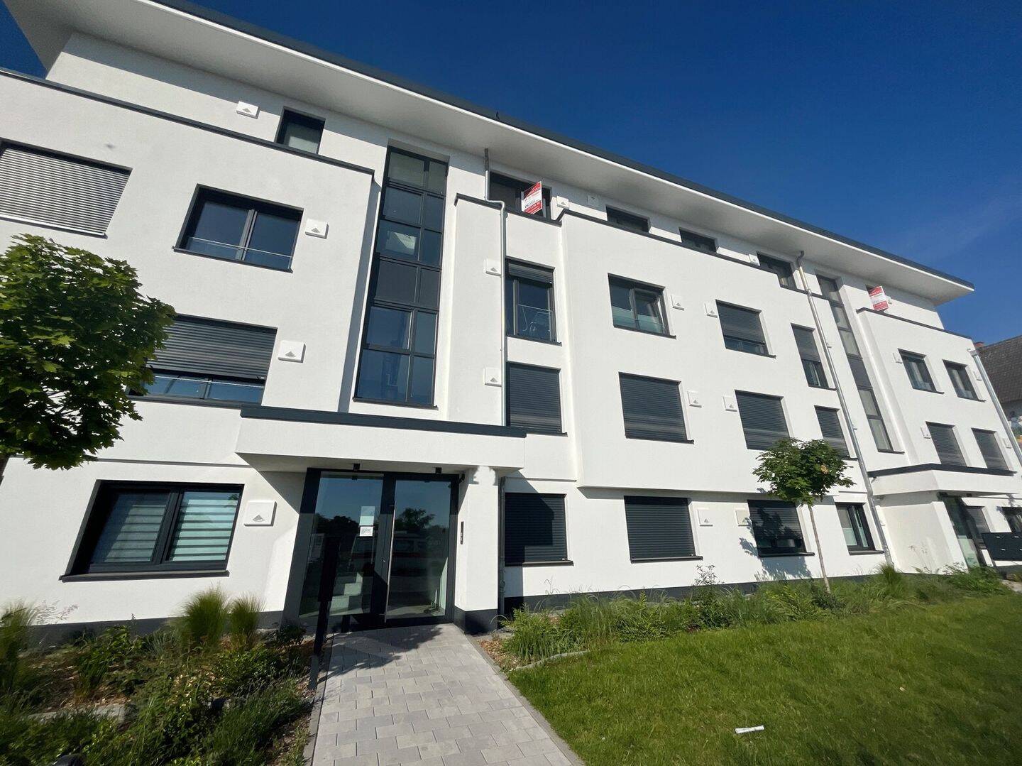 Mainz-Kastel: Penthousewohnung mit vier Zimmern, Küche, Balkon und Stellplatz, 55252 Wiesbaden (Mainz-Kastel)