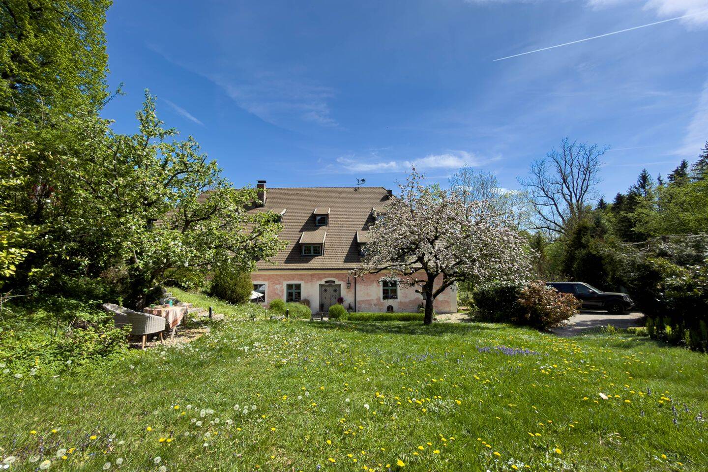 Besonderes Anwesen mit Geschichte, Ausbaureserven und 18.000m² Grund, 82401 Rottenbuch