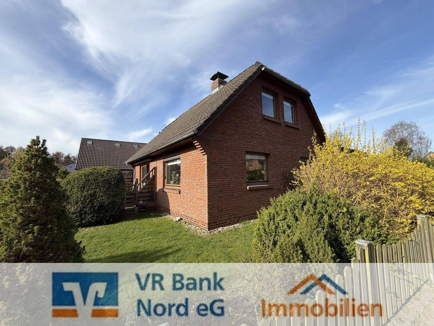 Hübsches und gepflegtes Einfamilienhaus mit massiver Garage und Vollkeller, 24941 Flensburg (Friesischer Berg Sandberg Südstadt Weiche Westliche Höhe)