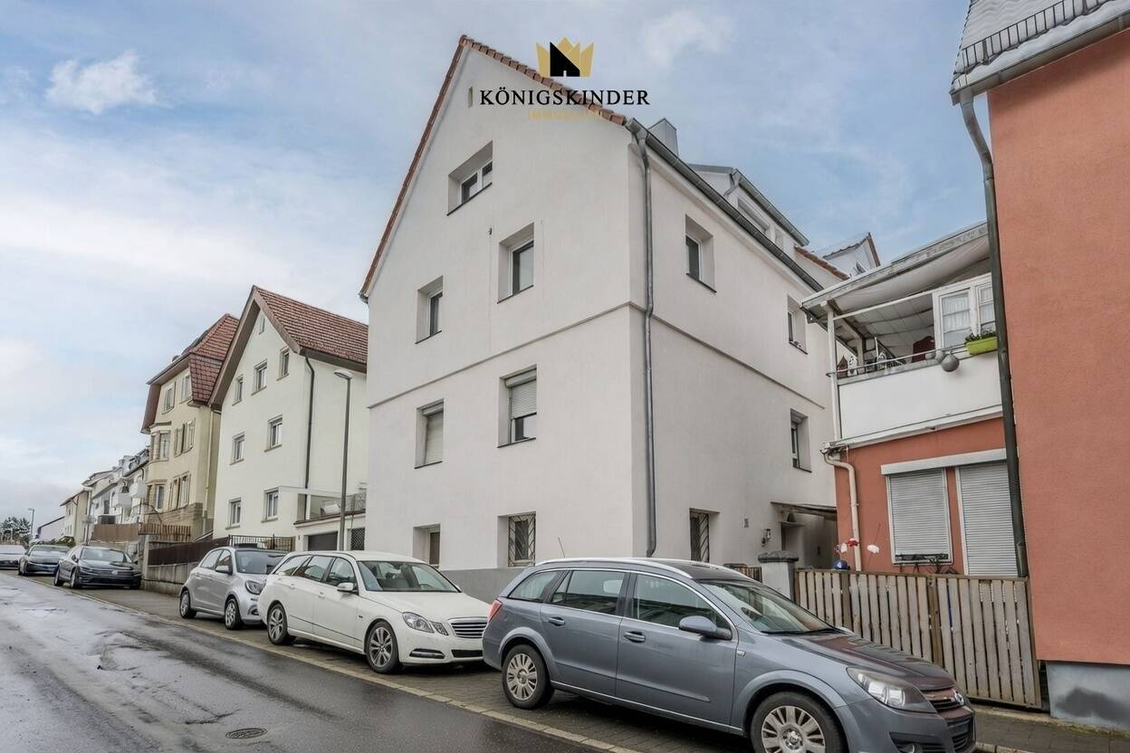 Stuttgart-Feuerbach: Modernisierte 4-Zi.-Wohnung in ruhigem 3-Familienhaus