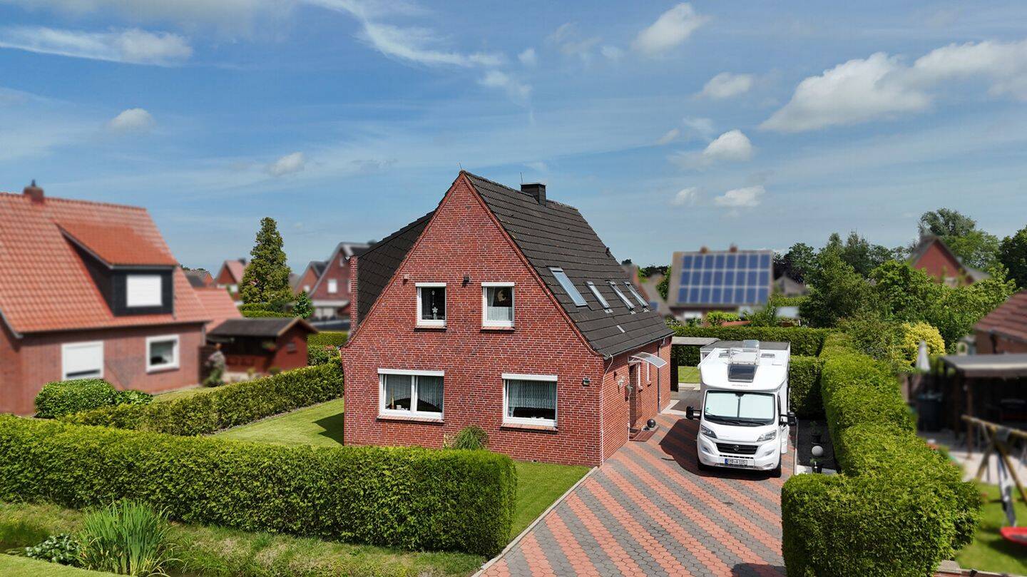 Großzügiges Wohnhaus mit Dachterrasse und Potenzial zum Zweifamilienhaus, 26723 Emden