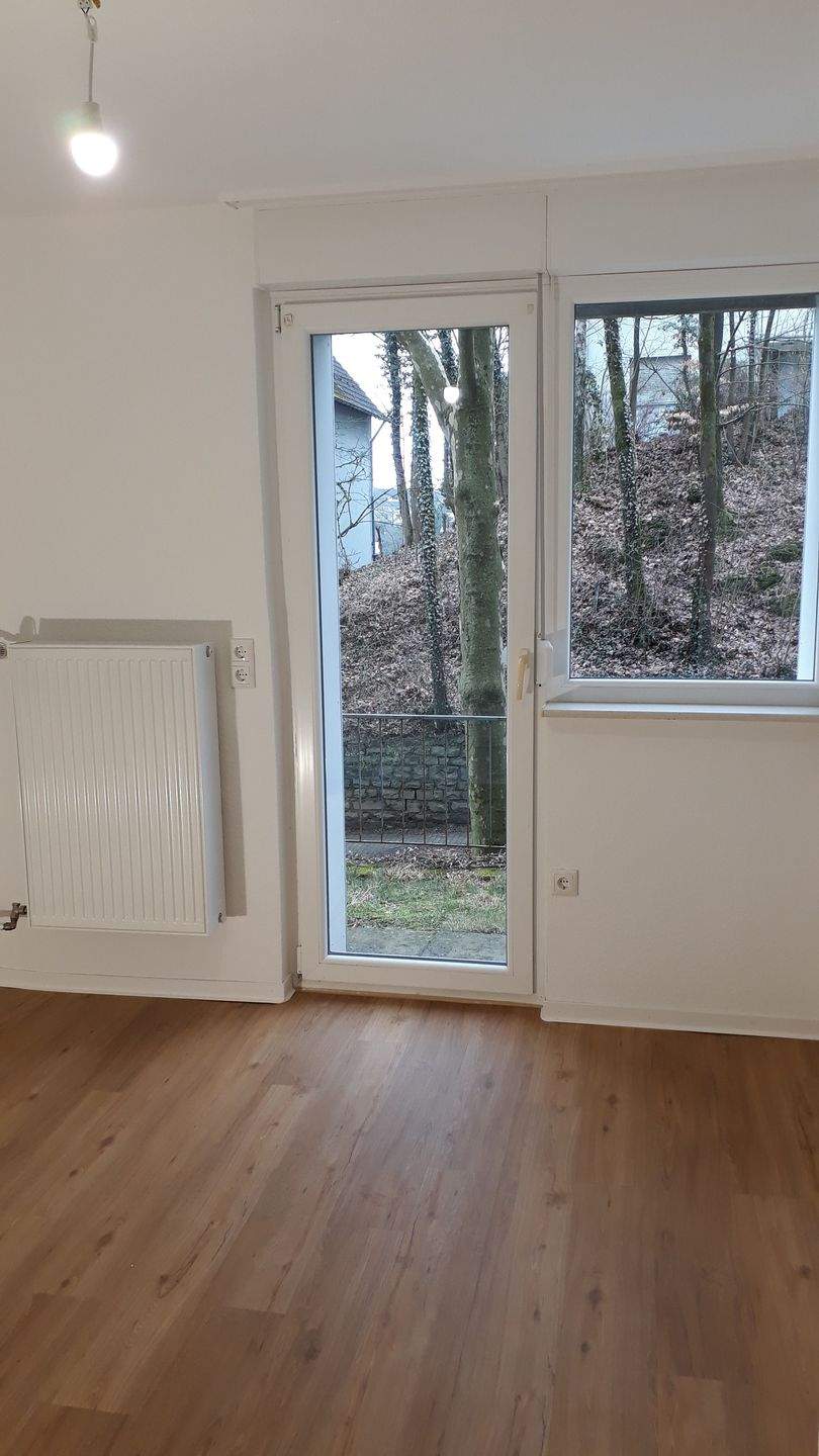 Zweizimmerwohnung mit kleinem Gärtchen in Lüdenscheid – Nähe Kino „Parktheater“, 58509 Lüdenscheid