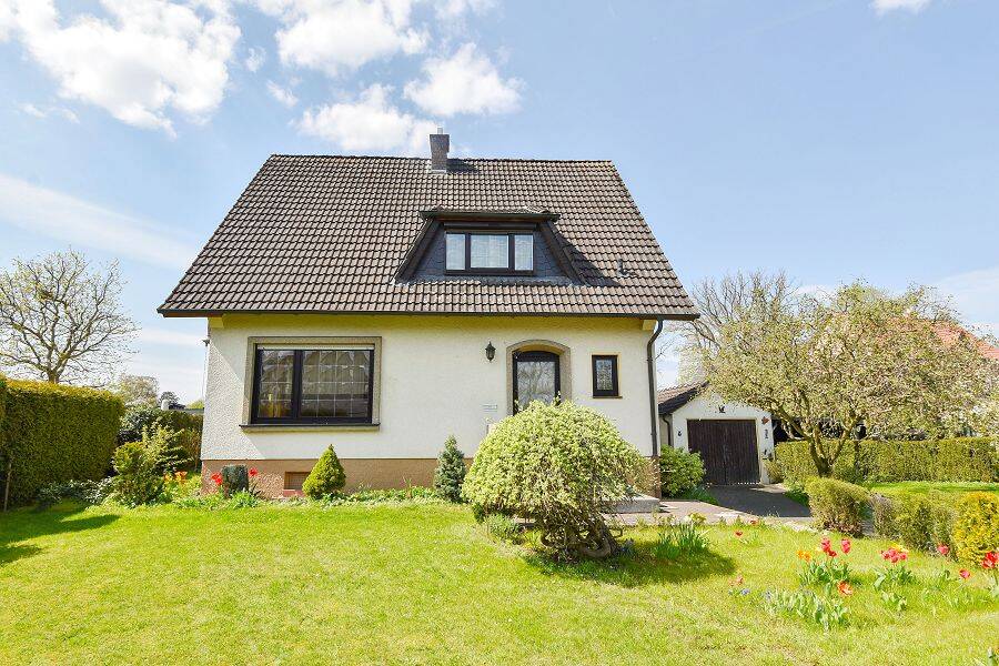 Sanierungsbedürftiges Haus mit Garage und Caport auf großem Grundstück!, 33106 Paderborn