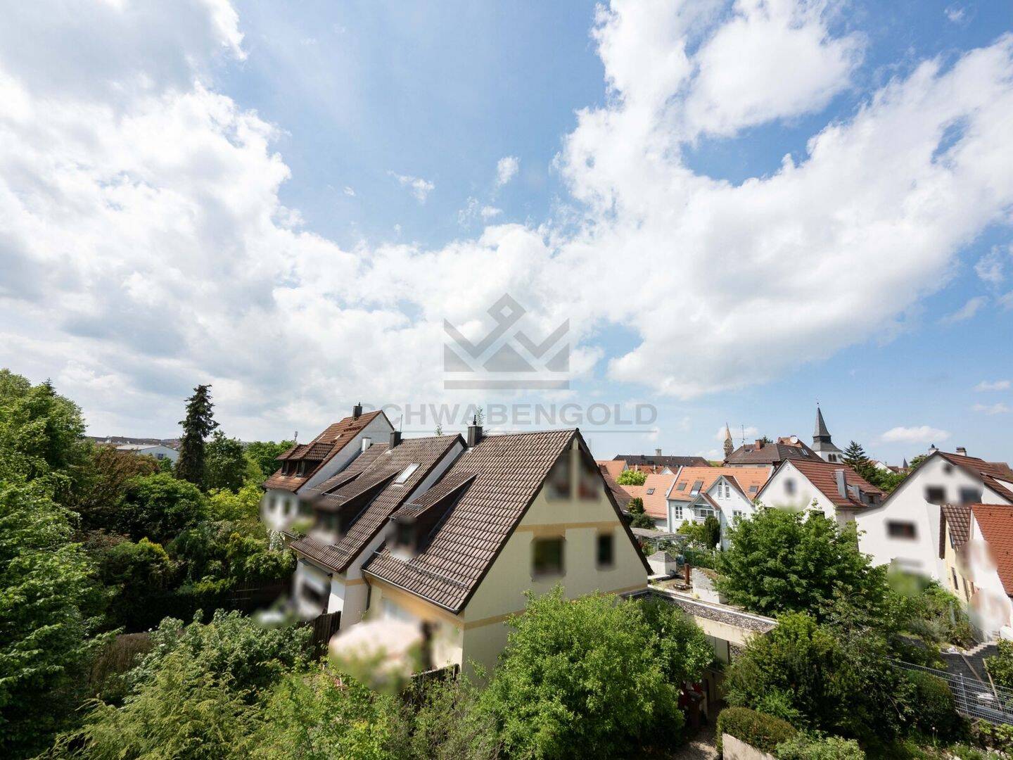 * Über den Dächern von Stuttgart-Zuffenhausen: Maisonette-Wohnung mit Terrasse, Grünblick & TG *