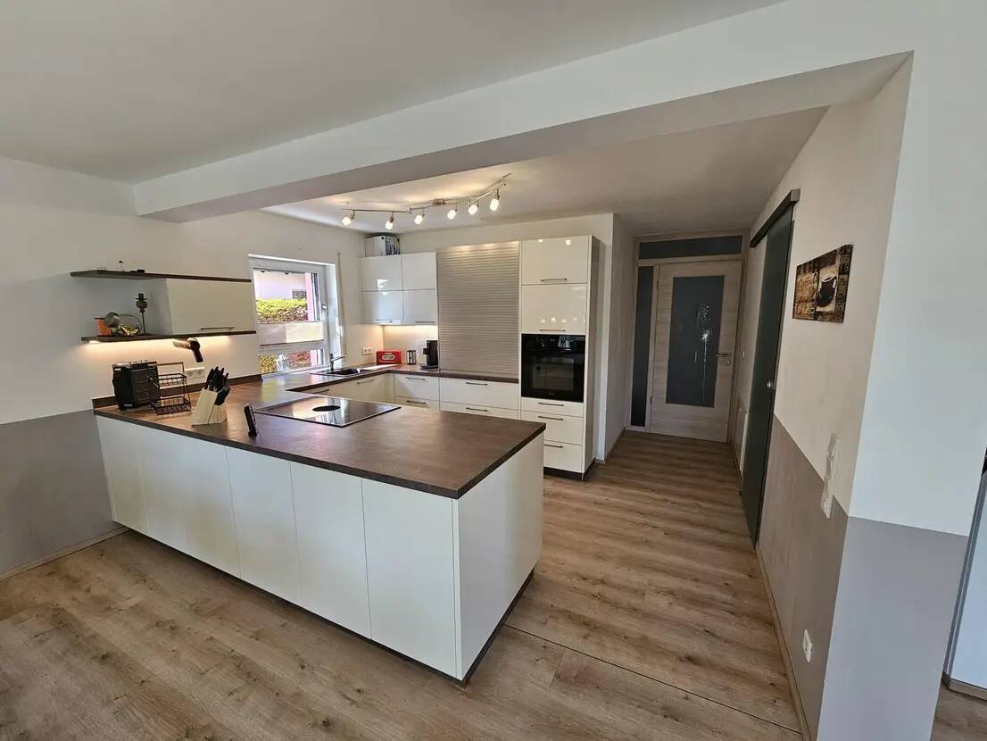 Großzügiges Familienzuhause mit Wintergarten, Südterrasse und großem Garten – modernes Wohnen, 90559 Burgthann