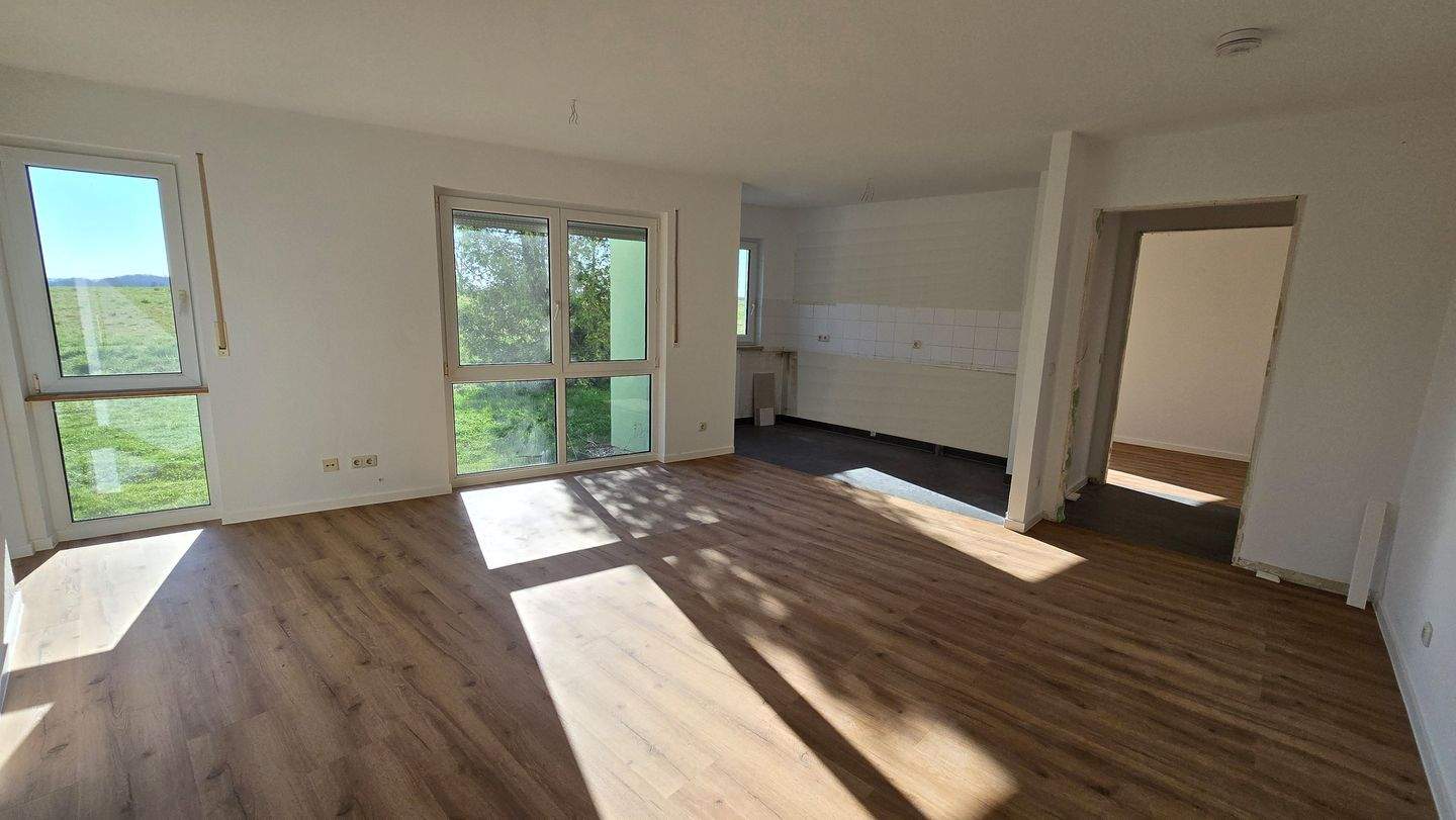 Top neu renovierte 3-Raum-Whng, (ca.69 qm) Balkon, Fernblick, 9669 Frankenberg/Sa.