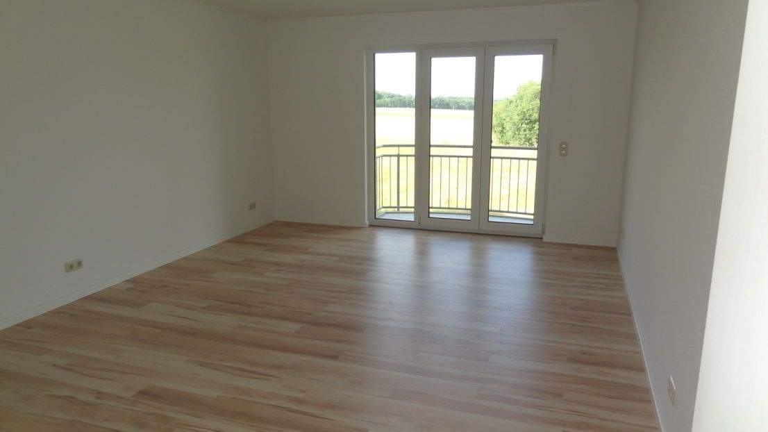 Renovierte Top 2-Raum-Wohnung mit 2 Balkonen und Einbauküche, 9669 Frankenberg/Sa.