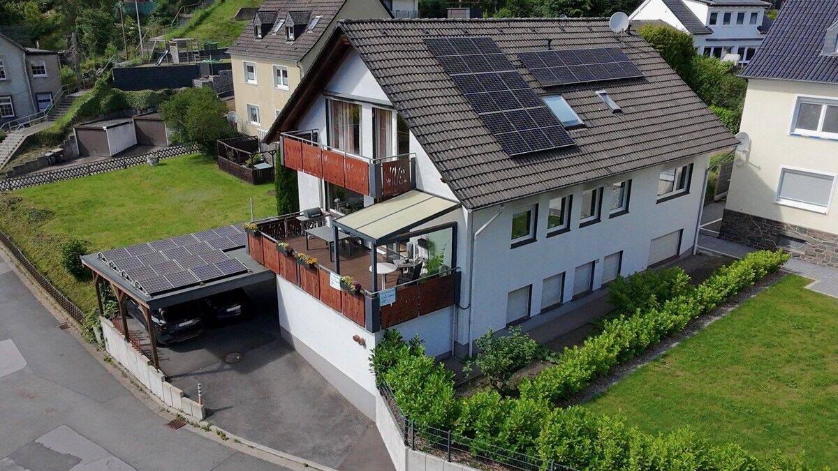 Exklusives Einfamilienhaus mit Doppelcarport in Altena, 58762 Altena