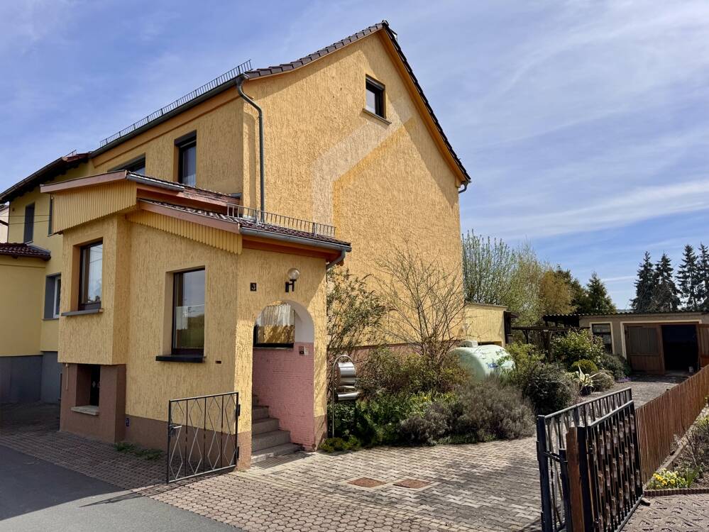 Wohnhaus mit Weitblick in Grossliebringen, 99326 Stadtilm