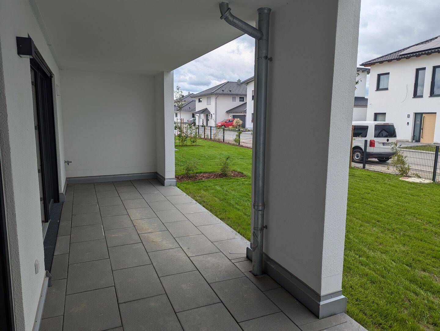 Moderne 2-Zimmer Erdgeschosswohnung (inkl. EBK) mit Terrasse und Garten!, 94447 Plattling