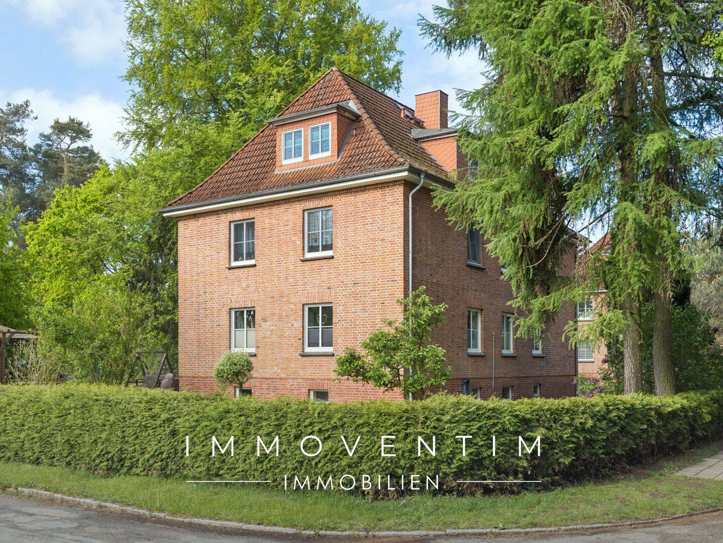 Wohnen im Grünen – gepflegte 4-Raum-Wohnung mit Garage in Güstrow, 18273 Güstrow