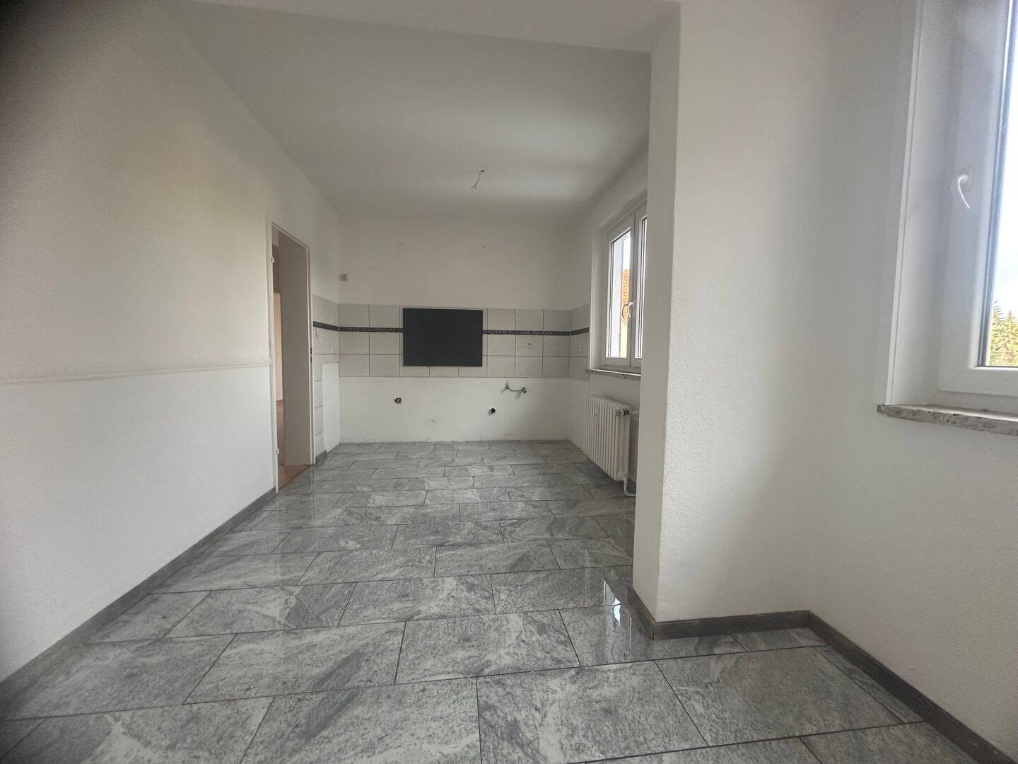 Sehr schöne 4 Zimmer Wohnung mit Wintergarten in Rosdorf, 37124 Rosdorf