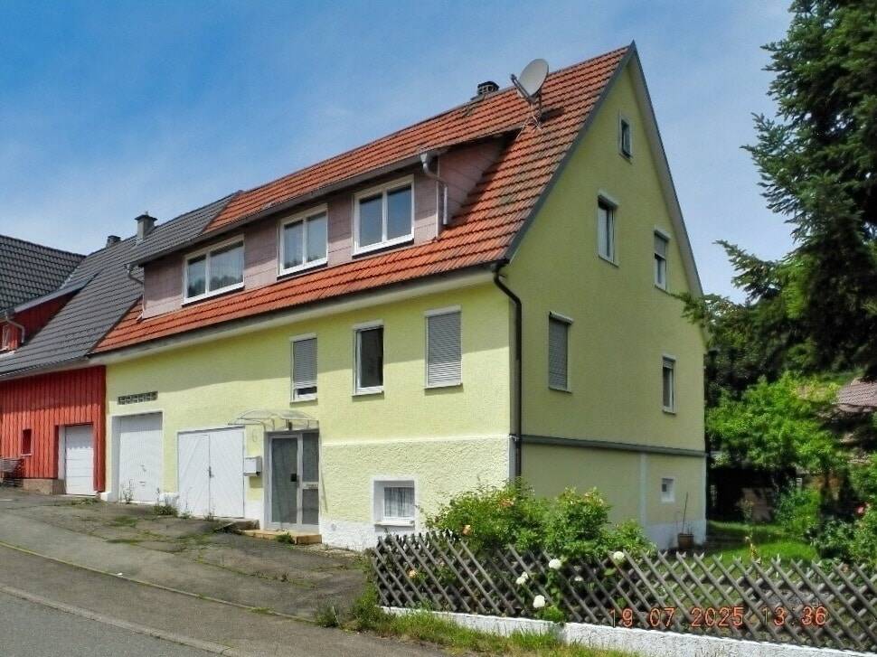Einfamilienwohnhaus mit Einliegerwohnung in attraktiver Wohnlage von Albstadt-Pfeffingen, 72459 Albstadt