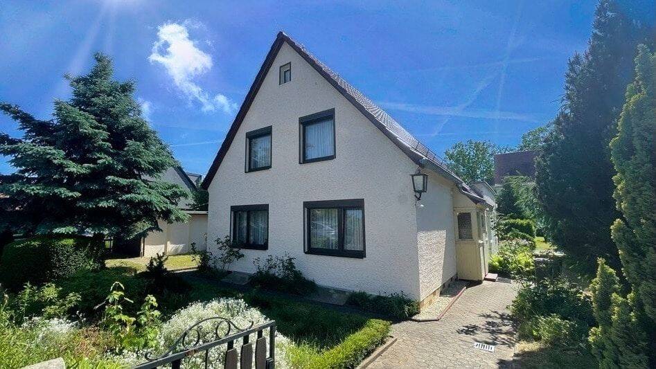 Einfamilienhaus in begehrter Wohnlage, 1139 Dresden (Kaditz Mickten Pieschen-Süd Trachau)